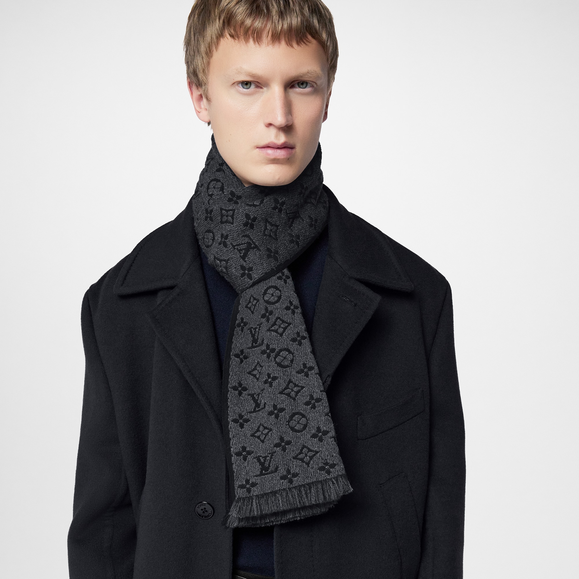 Louis vuitton 2024 scarf grey